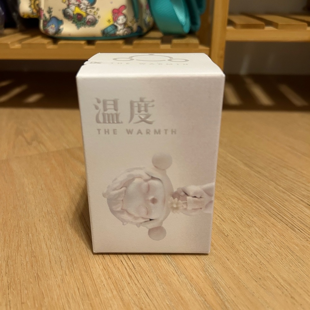 Authentic Popmart The Warmth skull panda Figurine